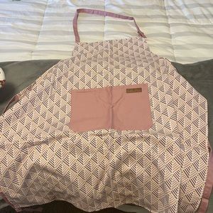 NWOT Apron